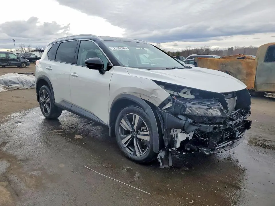 2025 NISSAN ROGUE SL  
