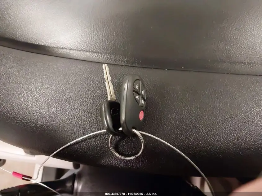 2015 TOYOTA SIENNA LE 8 PASSENGER