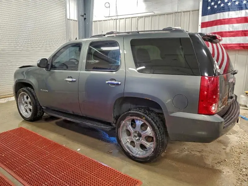 2011 GMC YUKON SLE  