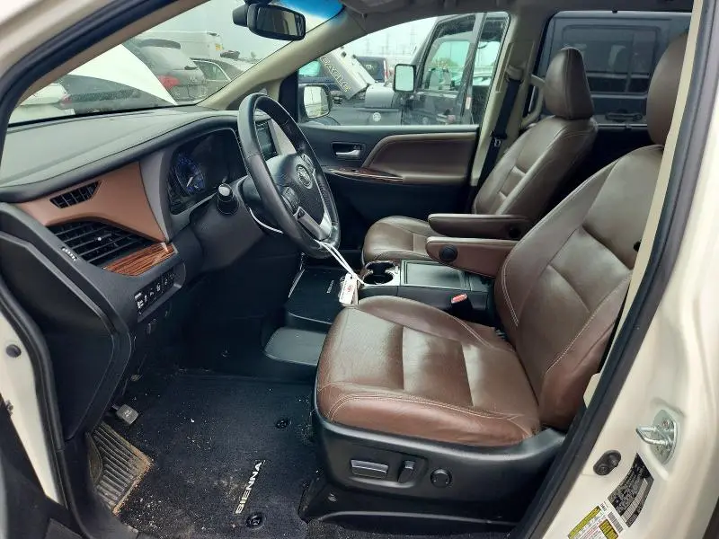 2015 TOYOTA SIENNA LIMITED PREMIUM 7-PASSENGER  