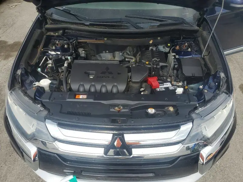 2016 MITSUBISHI OUTLANDER SE  
