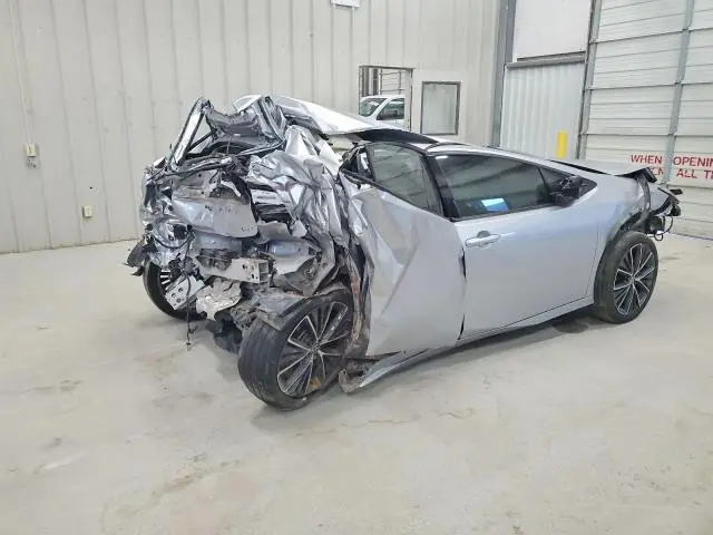 2024 TOYOTA PRIUS XLE  
