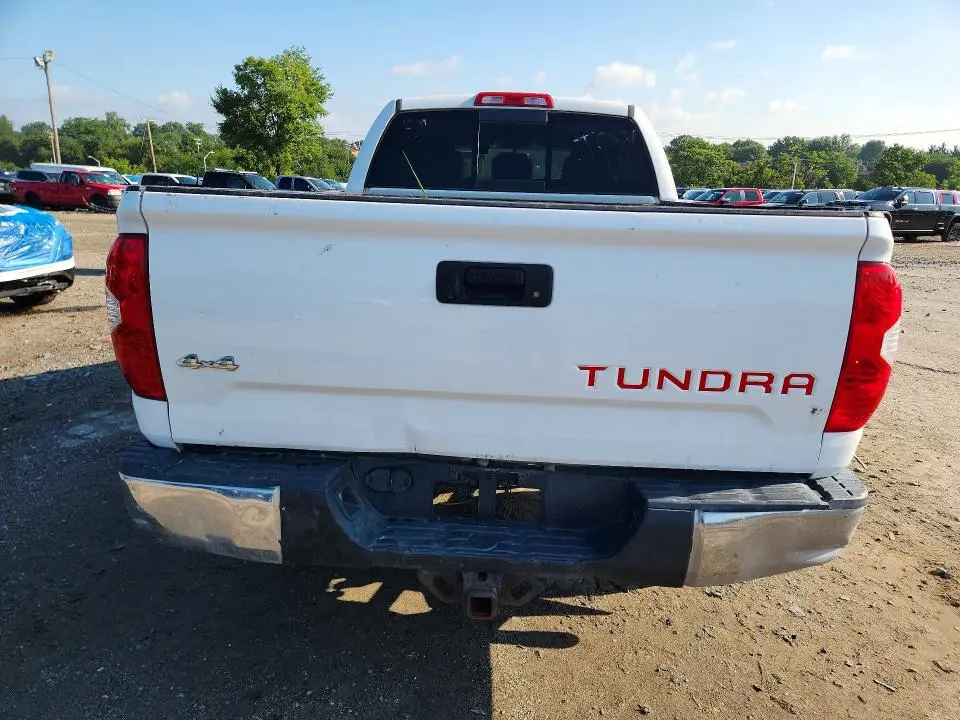 2015 TOYOTA TUNDRA SR5  