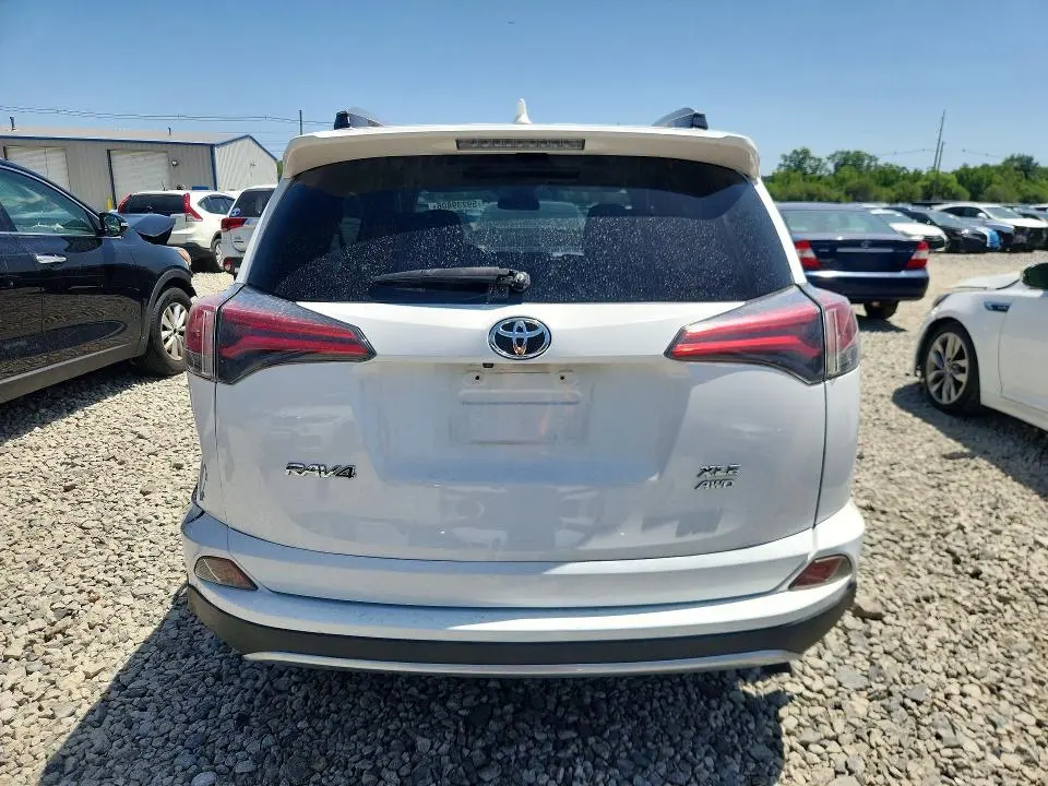 2018 TOYOTA RAV4 XLE  