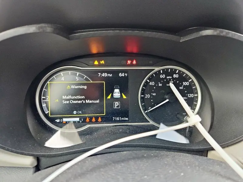 2022 NISSAN VERSA SV  