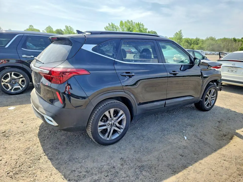 2021 KIA SELTOS S  