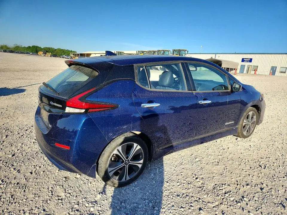 2018 NISSAN LEAF SV  