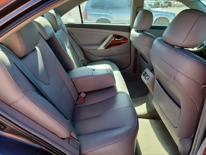 2011 TOYOTA CAMRY XLE V6  