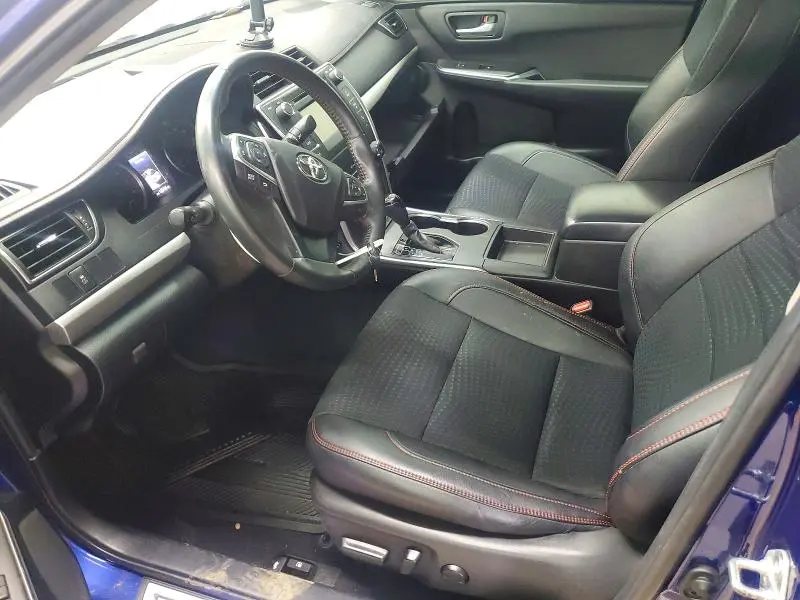 2015 TOYOTA CAMRY SE  