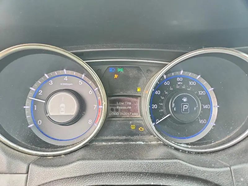 2011 HYUNDAI SONATA SE  