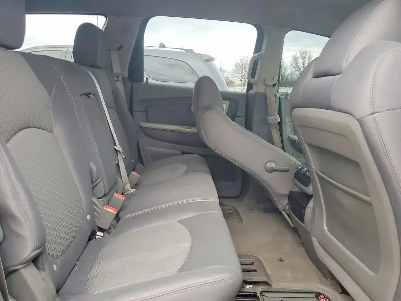 2012 CHEVROLET TRAVERSE LS  