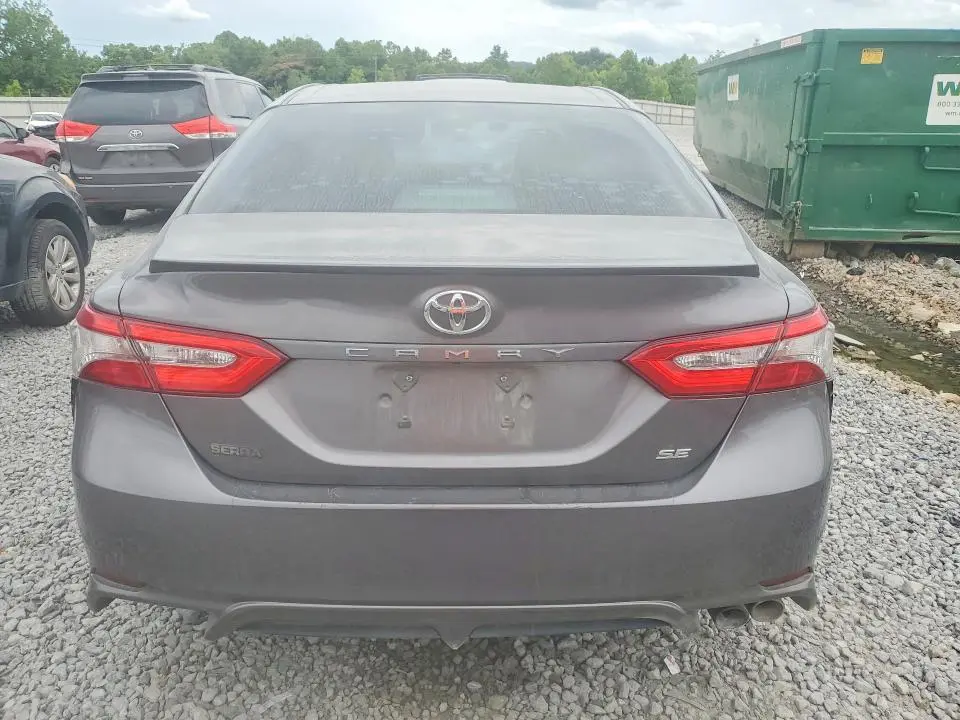 2018 TOYOTA CAMRY SE  