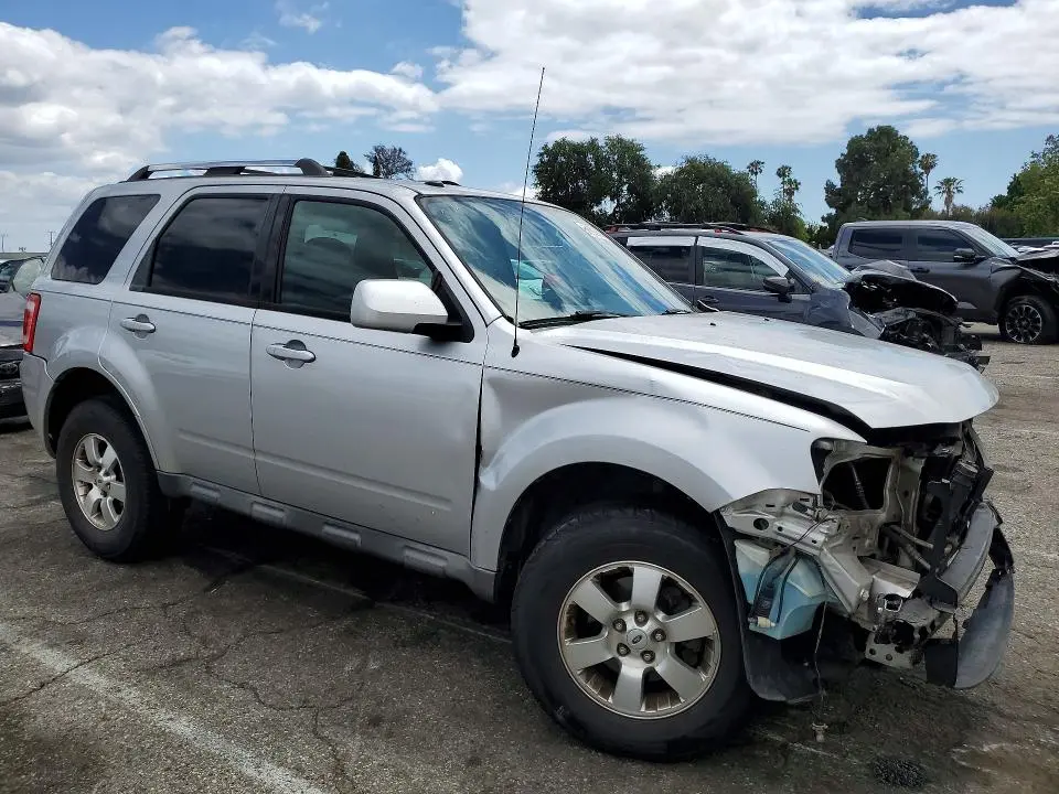 2010 FORD ESCAPE LIMITED  