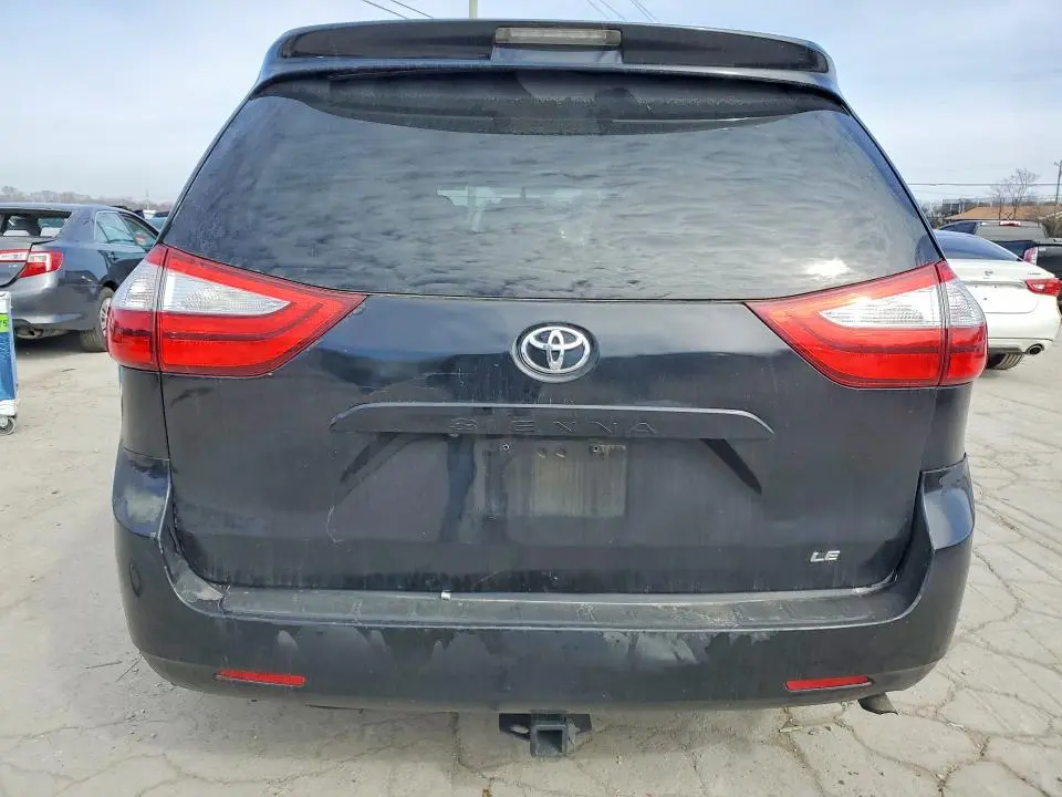 2016 TOYOTA SIENNA LE  