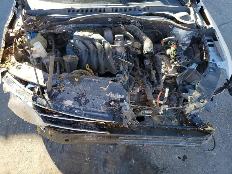 2015 VOLKSWAGEN JETTA BASE  