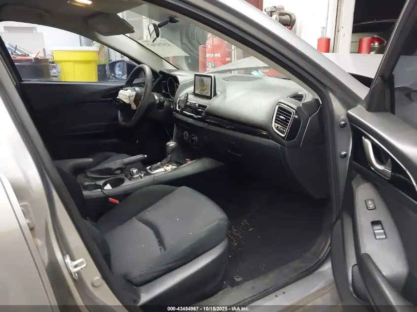 2015 MAZDA MAZDA3 I SPORT