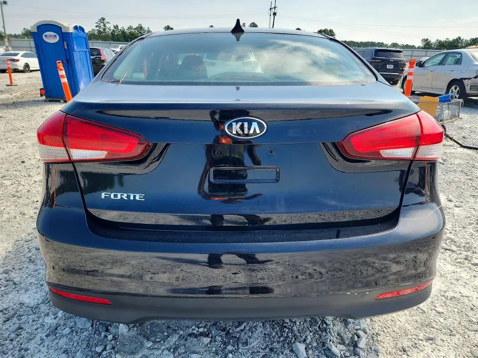 2018 KIA FORTE LX  