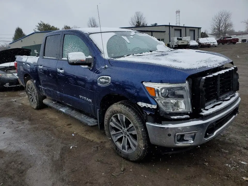 2017 NISSAN TITAN SL  