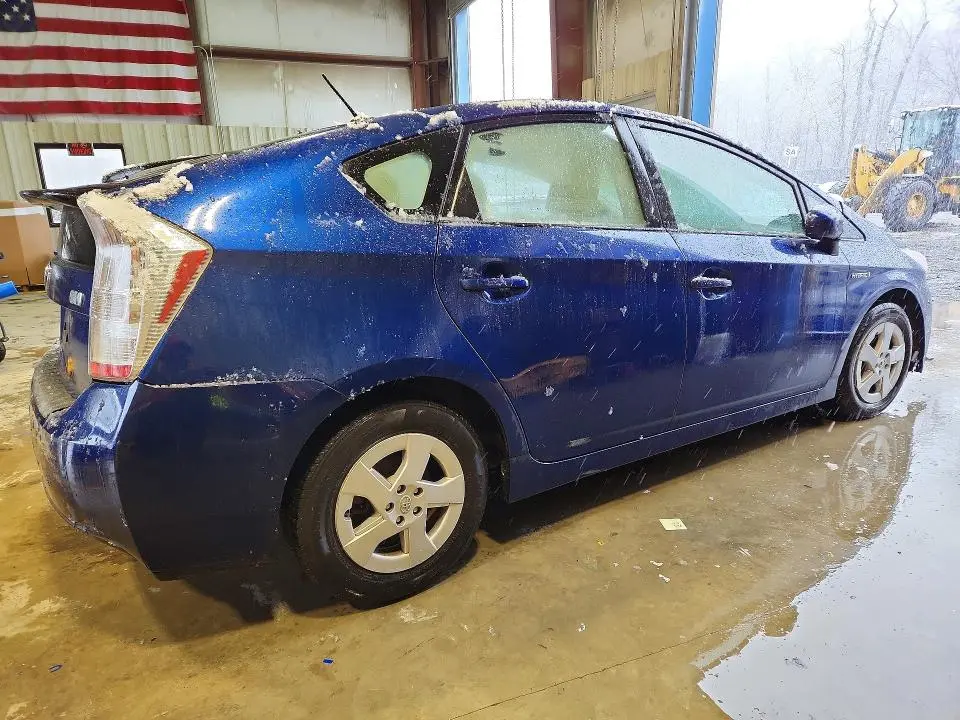 2010 TOYOTA PRIUS III  