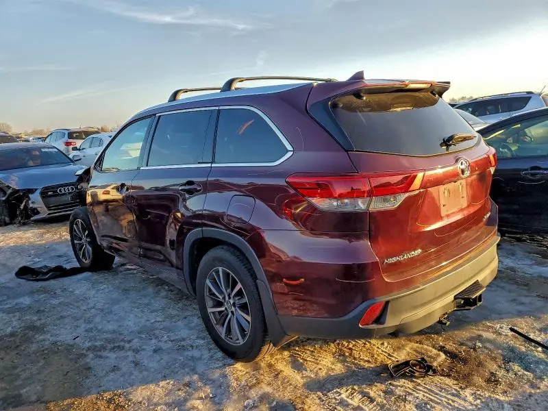 2018 TOYOTA HIGHLANDER SE  