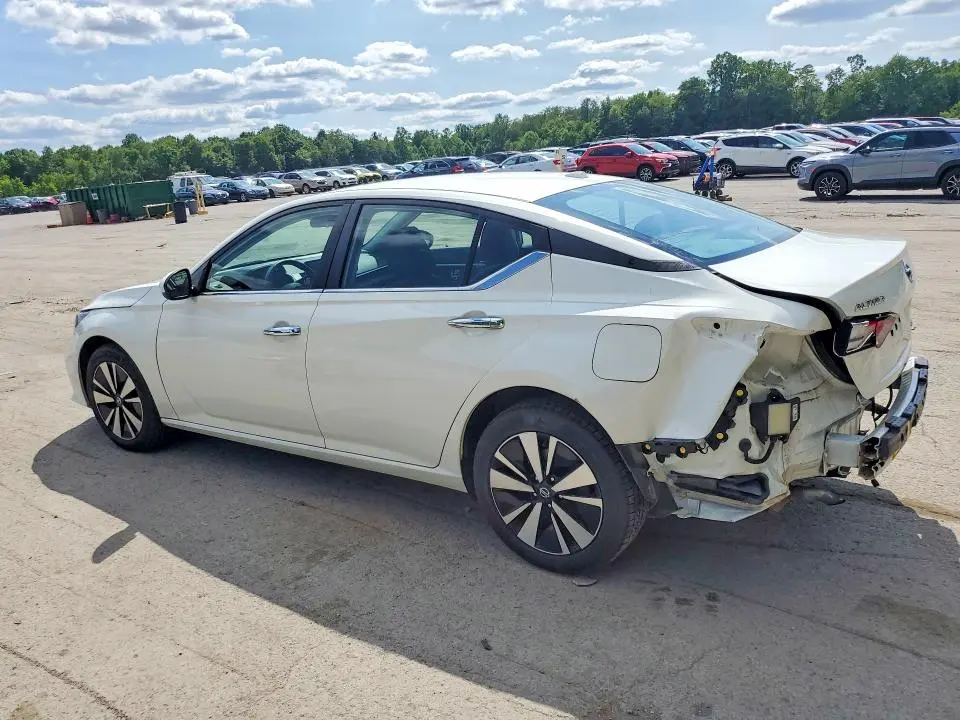 2022 NISSAN ALTIMA SV  