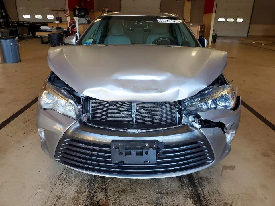 2015 TOYOTA CAMRY LE  
