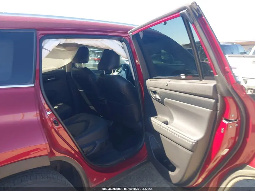 2024 TOYOTA HIGHLANDER XLE