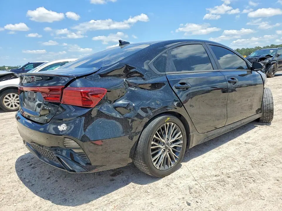 2024 KIA FORTE GT LINE  