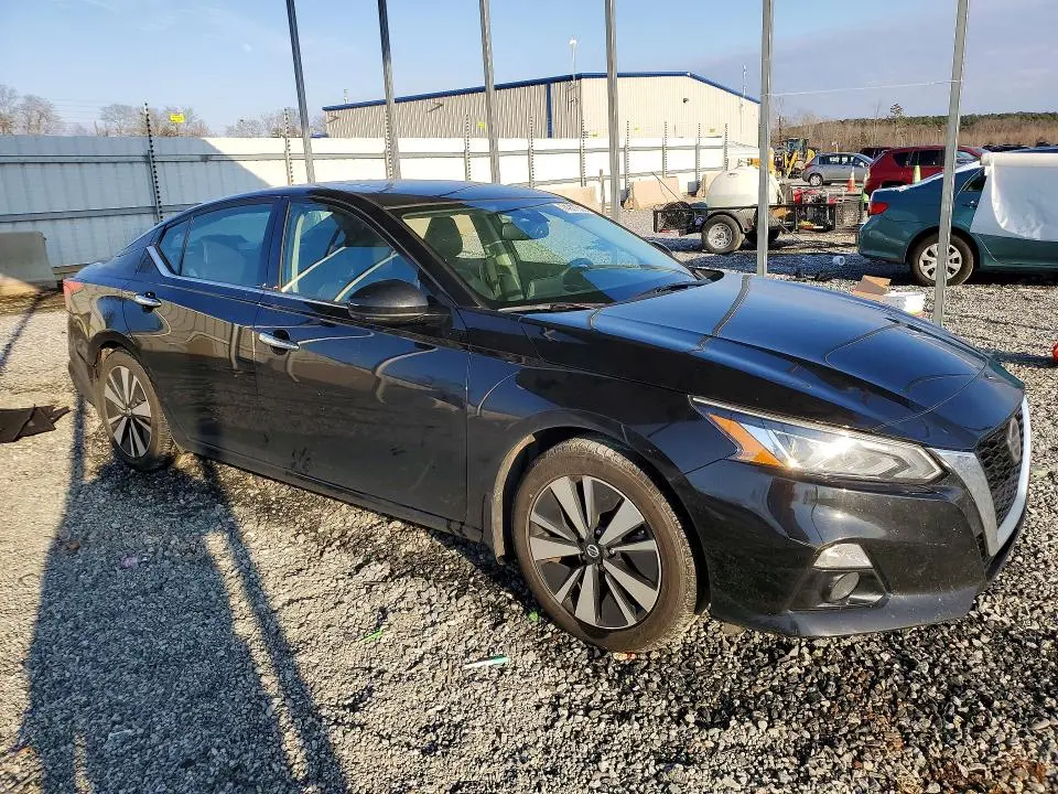 2020 NISSAN ALTIMA SL  