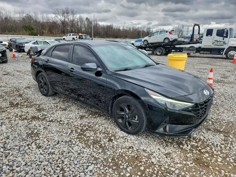 2021 HYUNDAI ELANTRA SEL  
