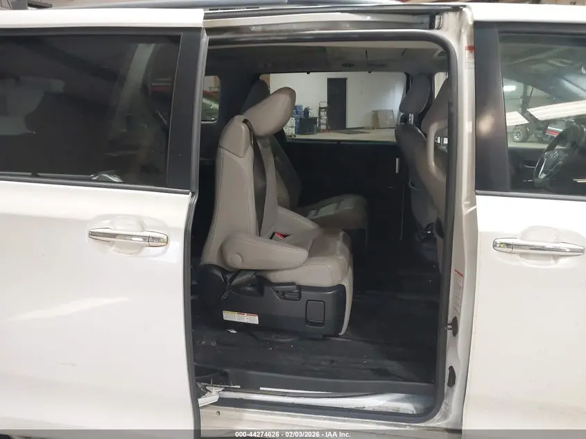 2015 TOYOTA SIENNA LIMITED PREMIUM 7 PASSENGER