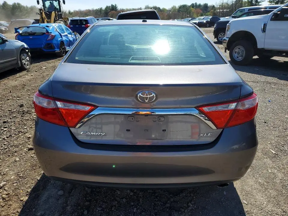 2016 TOYOTA CAMRY XLE  