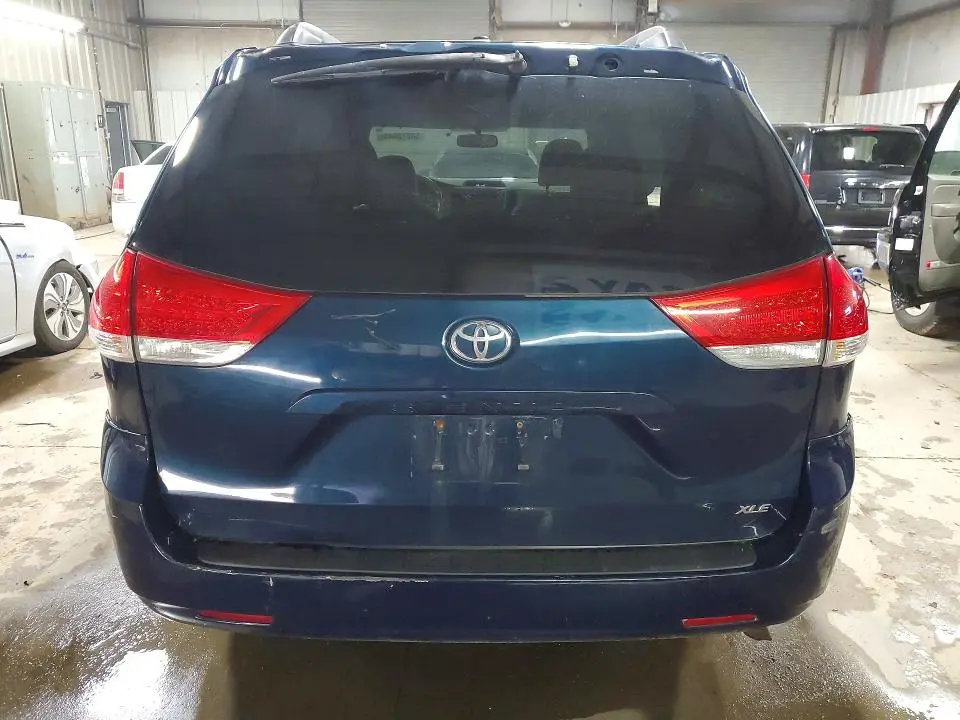 2012 TOYOTA SIENNA XLE 8-PASSENGER  