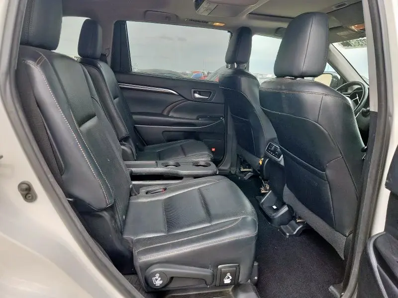 2015 TOYOTA HIGHLANDER LIMITED  
