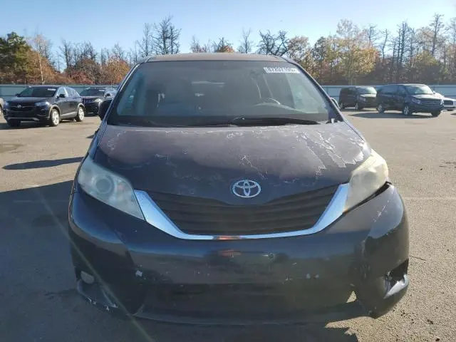 2011 TOYOTA SIENNA LE  