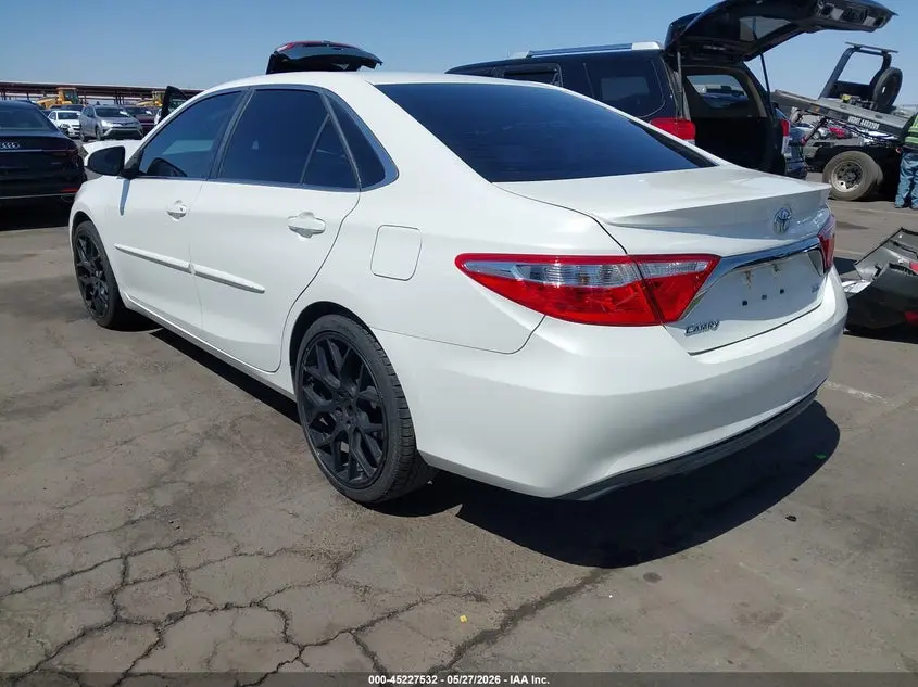 2016 TOYOTA CAMRY SE
