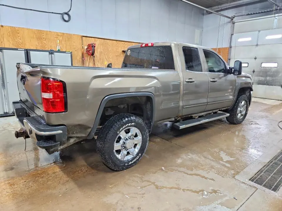 2015 GMC SIERRA K2500 SLE  