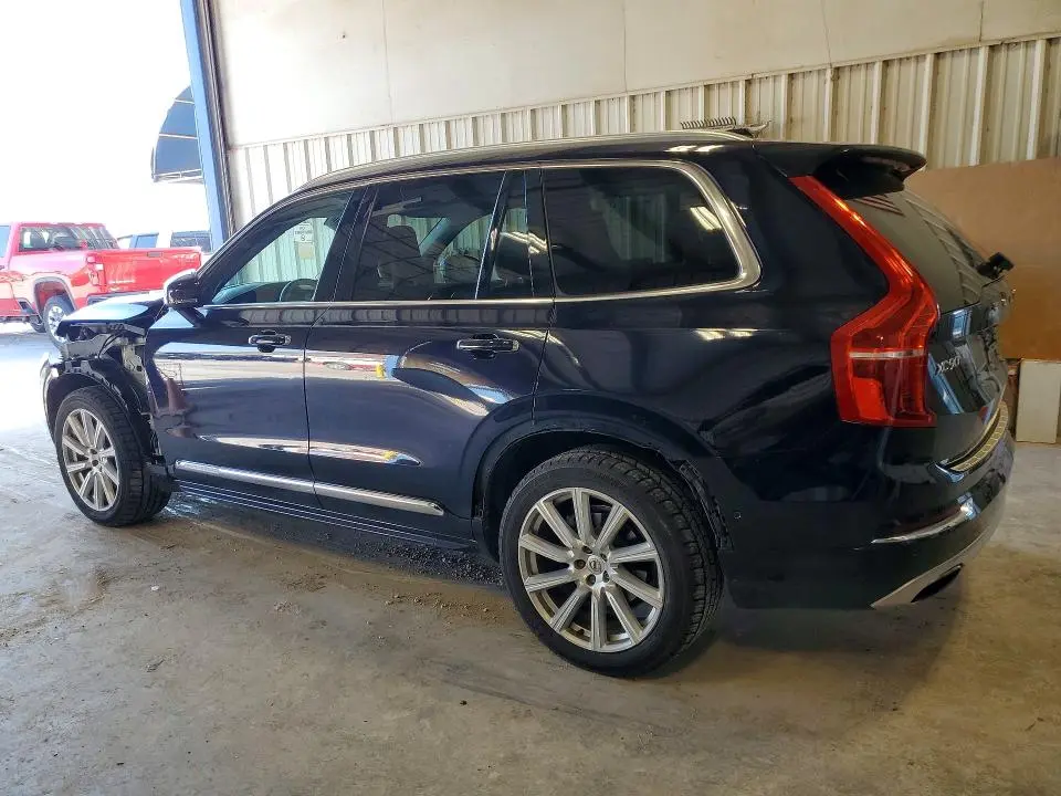 2017 VOLVO XC90 T6  