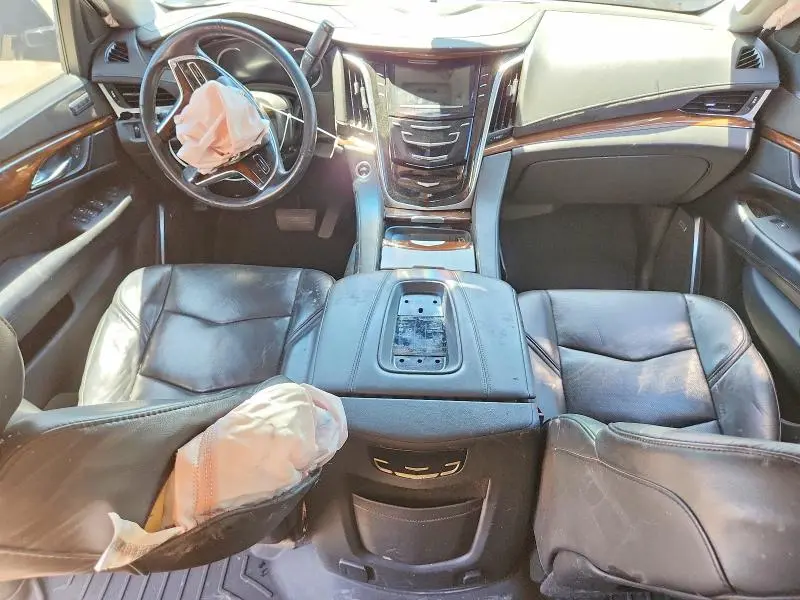 2019 CADILLAC ESCALADE LUXURY  