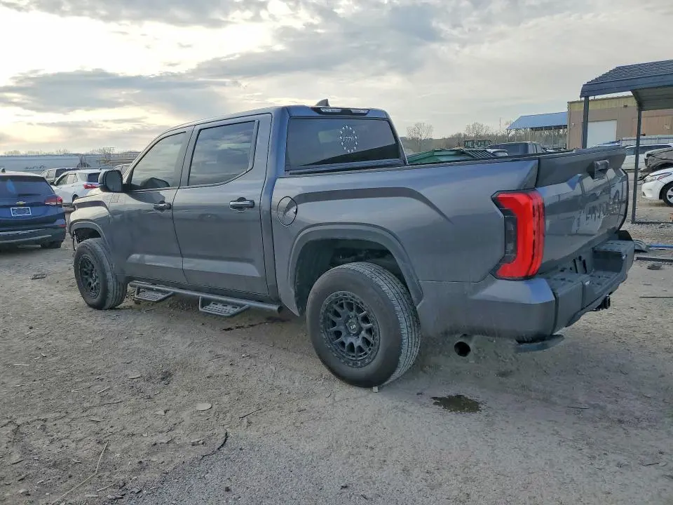 2024 TOYOTA TUNDRA SR5  