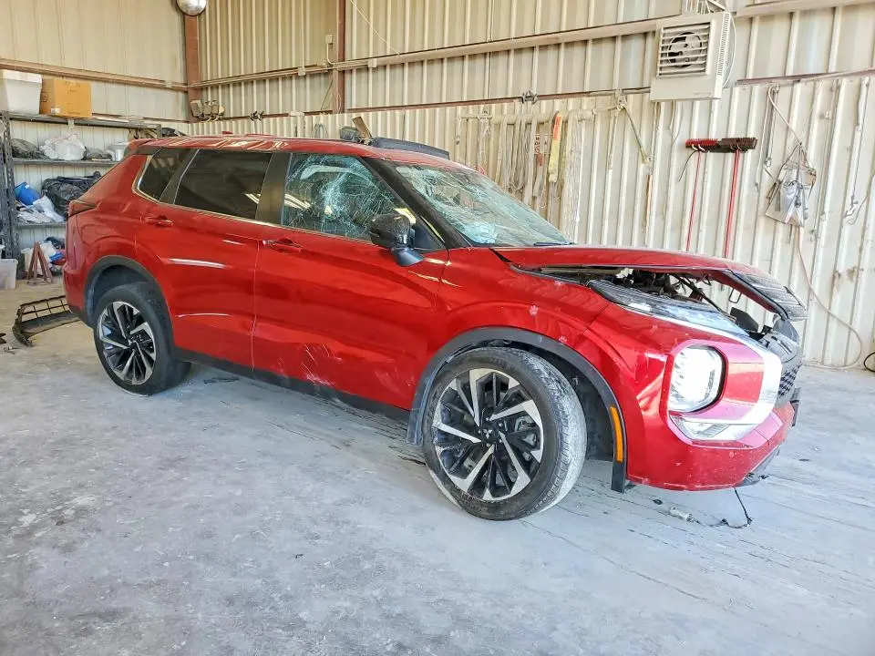 2024 MITSUBISHI OUTLANDER SE  