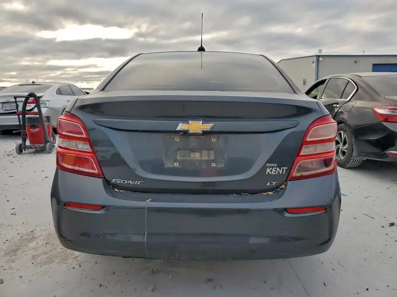 2017 CHEVROLET SONIC LT  