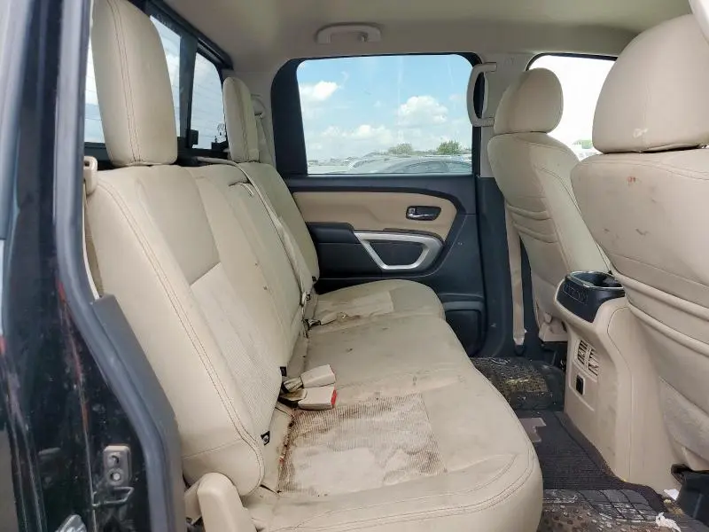 2017 NISSAN TITAN SV  