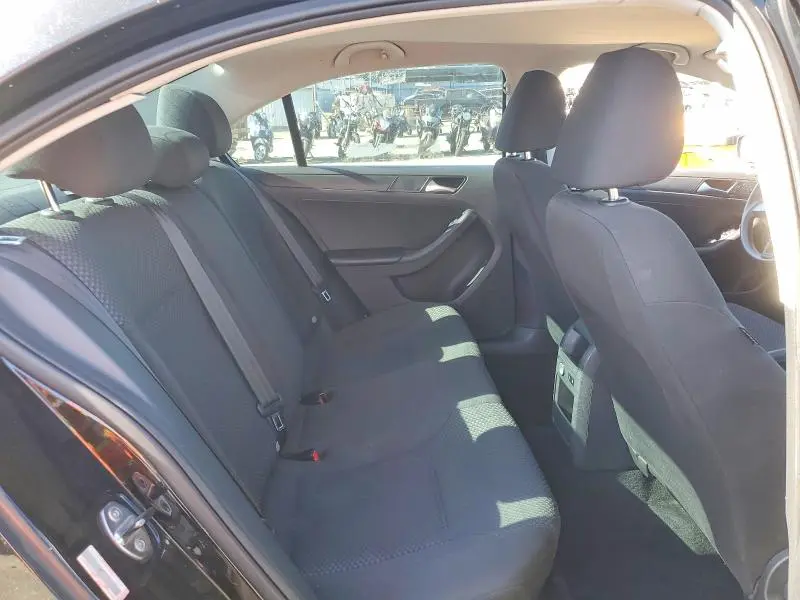 2013 VOLKSWAGEN JETTA BASE  