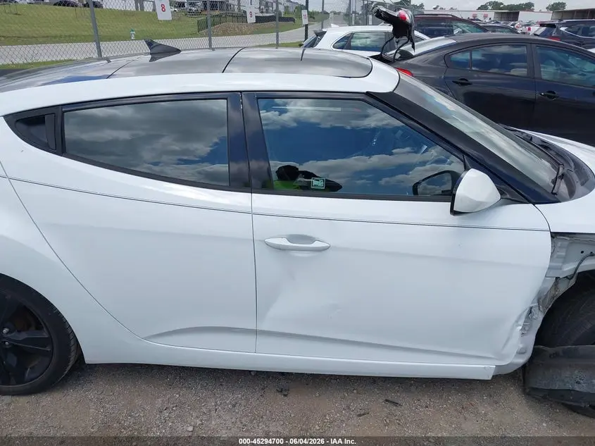 2016 HYUNDAI VELOSTER  