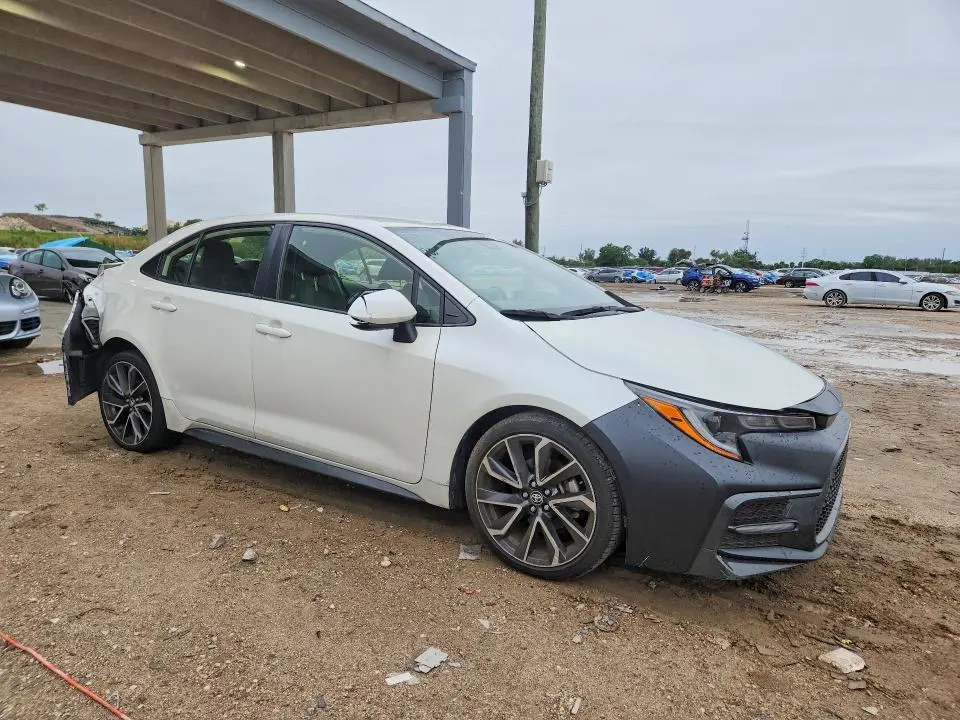 2020 TOYOTA COROLLA SE  
