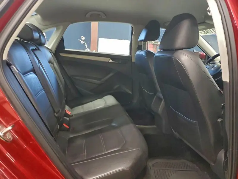 2015 VOLKSWAGEN PASSAT S  