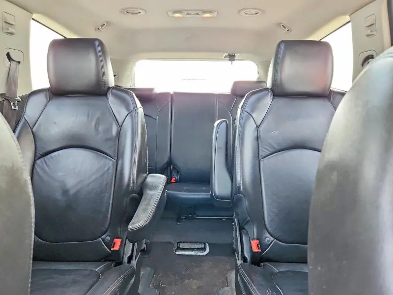 2012 CHEVROLET TRAVERSE LT  