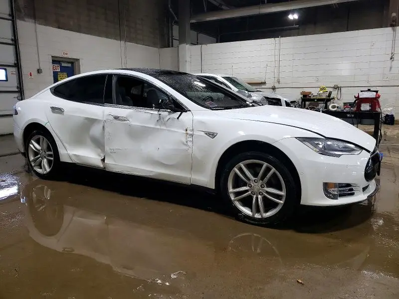 2015 TESLA MODEL S   