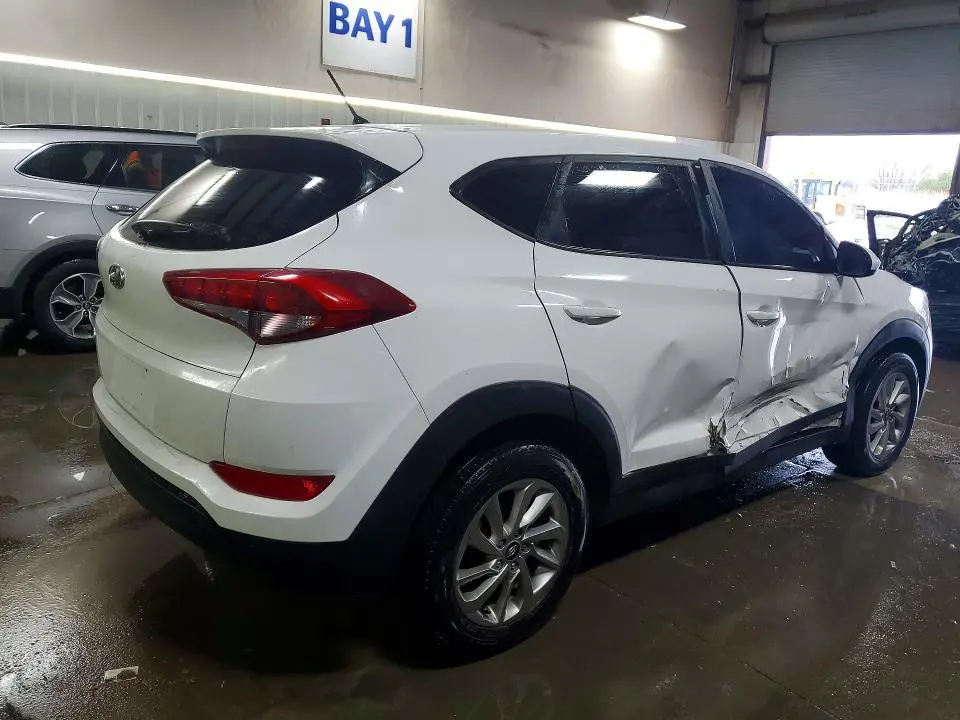 2018 HYUNDAI TUCSON SE  